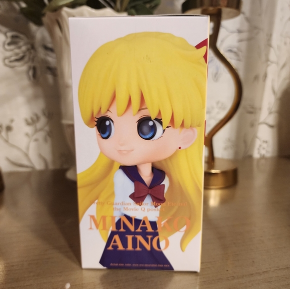 Q Posket Sailor Moon Statue Figure + Luna New - Picture 6 of 8